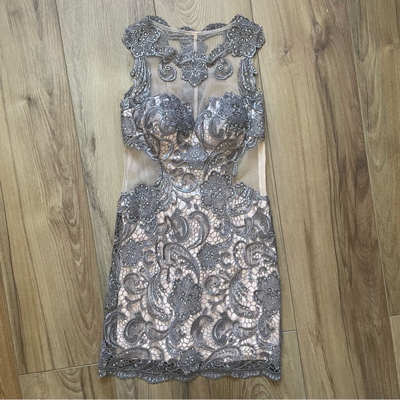 Dave & Johnny intricately lace and bling detail mesh short sleeve Dress size 7 - Picture 2 of 16